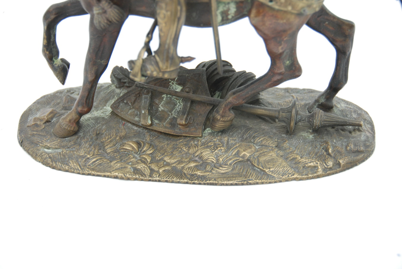 Бронзовая скульптура средневекового рыцаря на коне 18 век, Западная Европа.