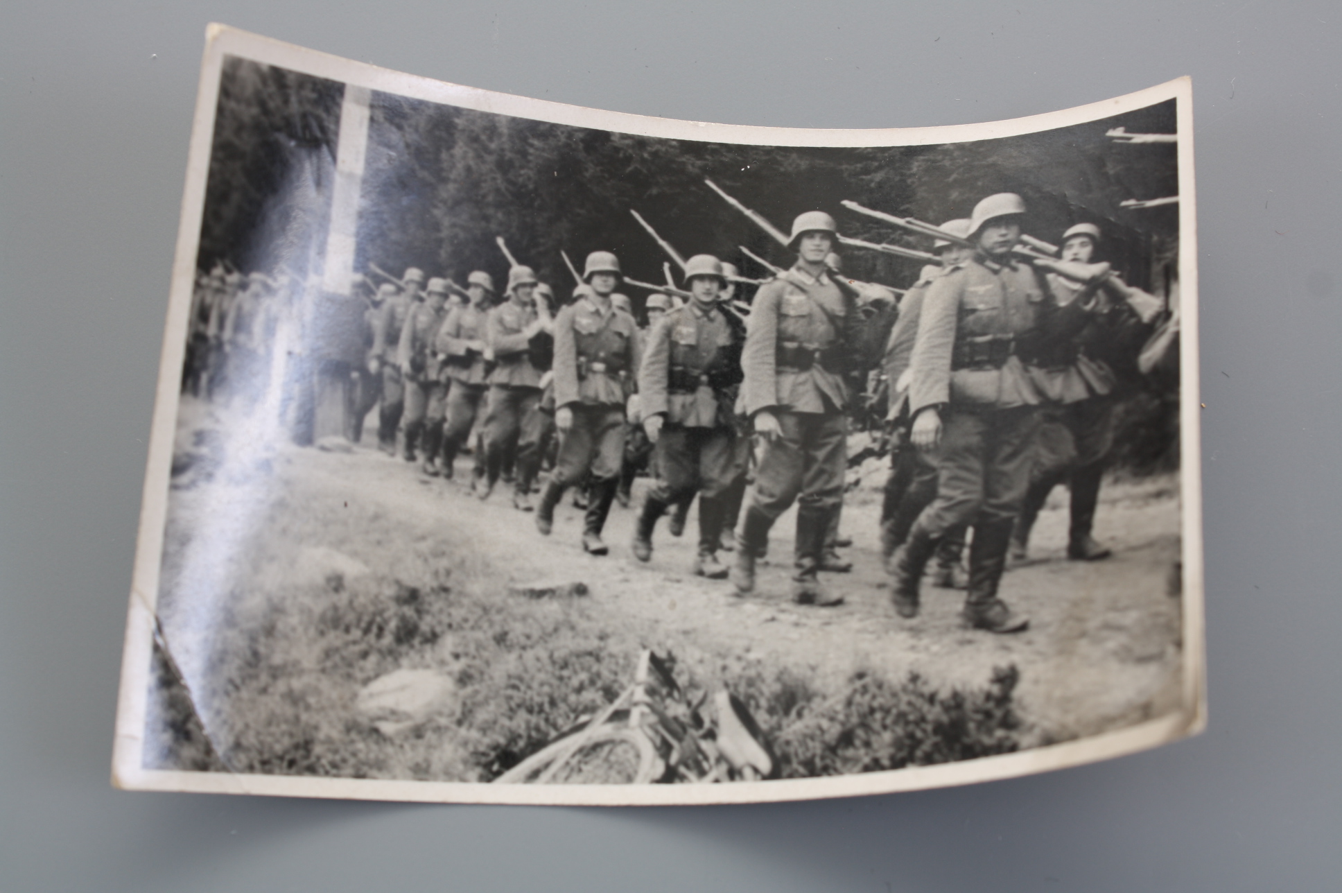 Фото немецких солдат на марше, Германия.