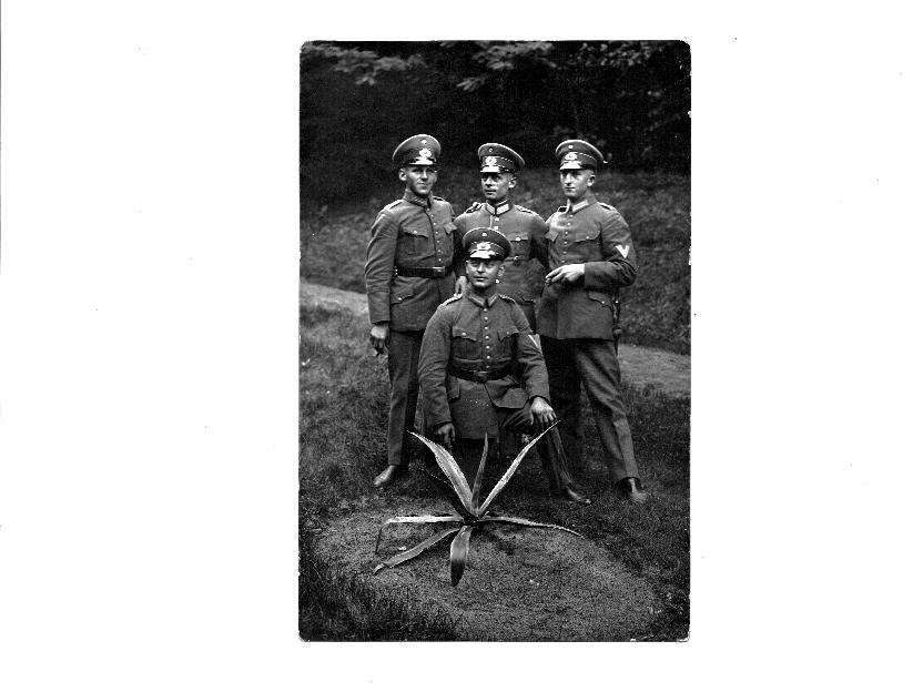 Почтовая карточка в виде фотографии немецких военнослужащих, Германия.