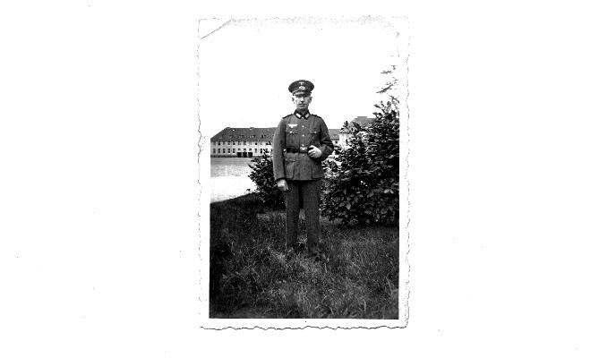 Фото немецкого военнослужащего 40-е годы.