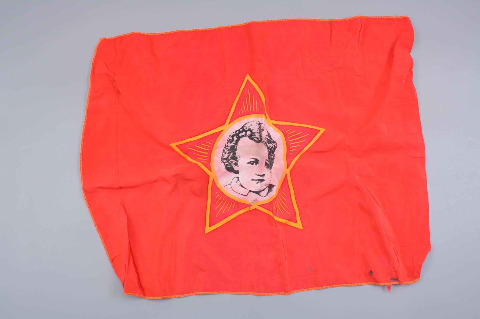 Флаг Октябрятский 1984 г., СССР.