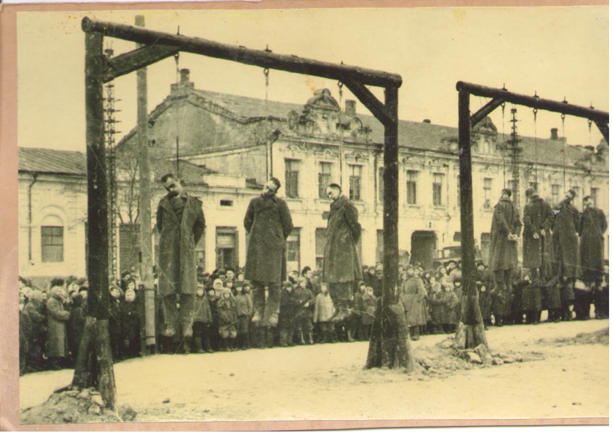 Редкое фото казни предателей Родины периода ВОВ, СССР.