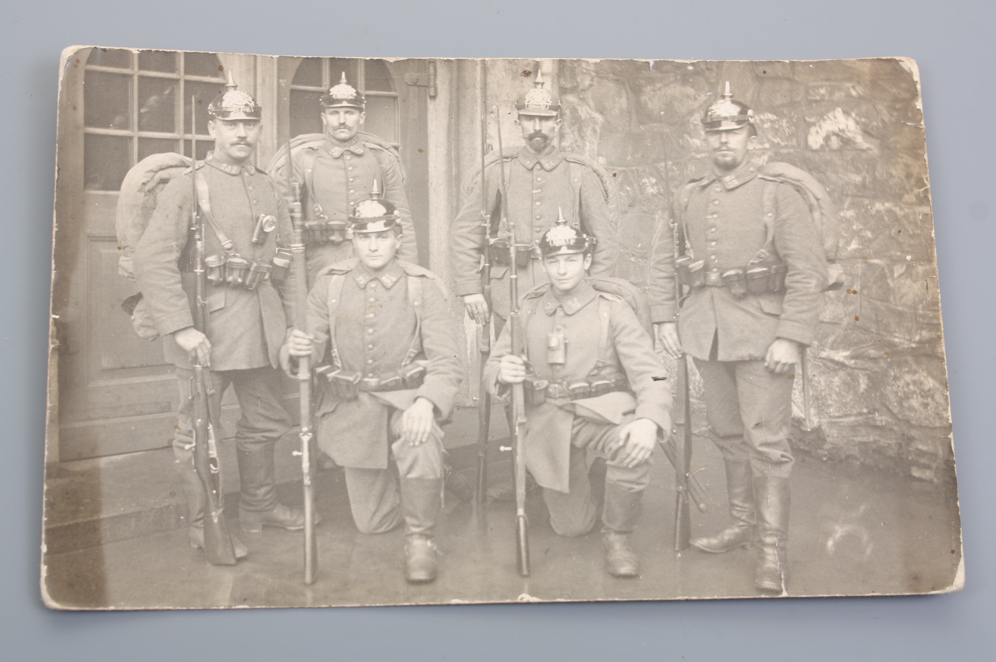 Фото германских солдат с трофейными винтовками Мосина, Германия.